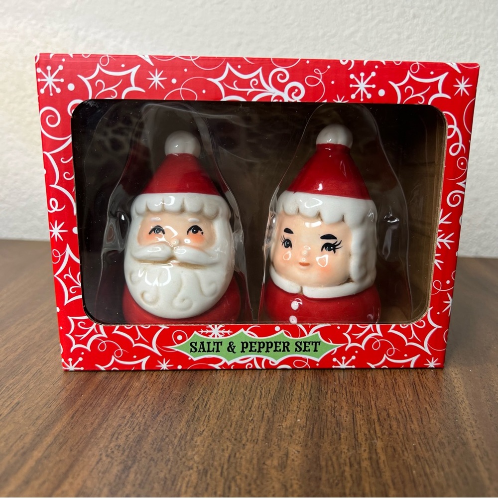 Design by Johanna Parker Mr. & Mrs. Claus Salt Pepper Shakers